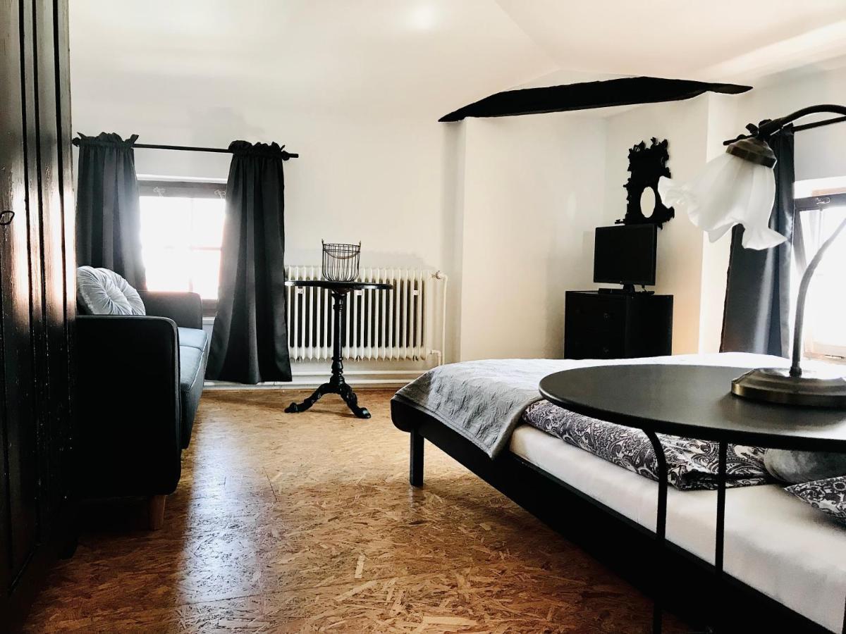 Boutique Apartments U Rolanda, Mikulasske Namesti Znojmo Eksteriør bilde
