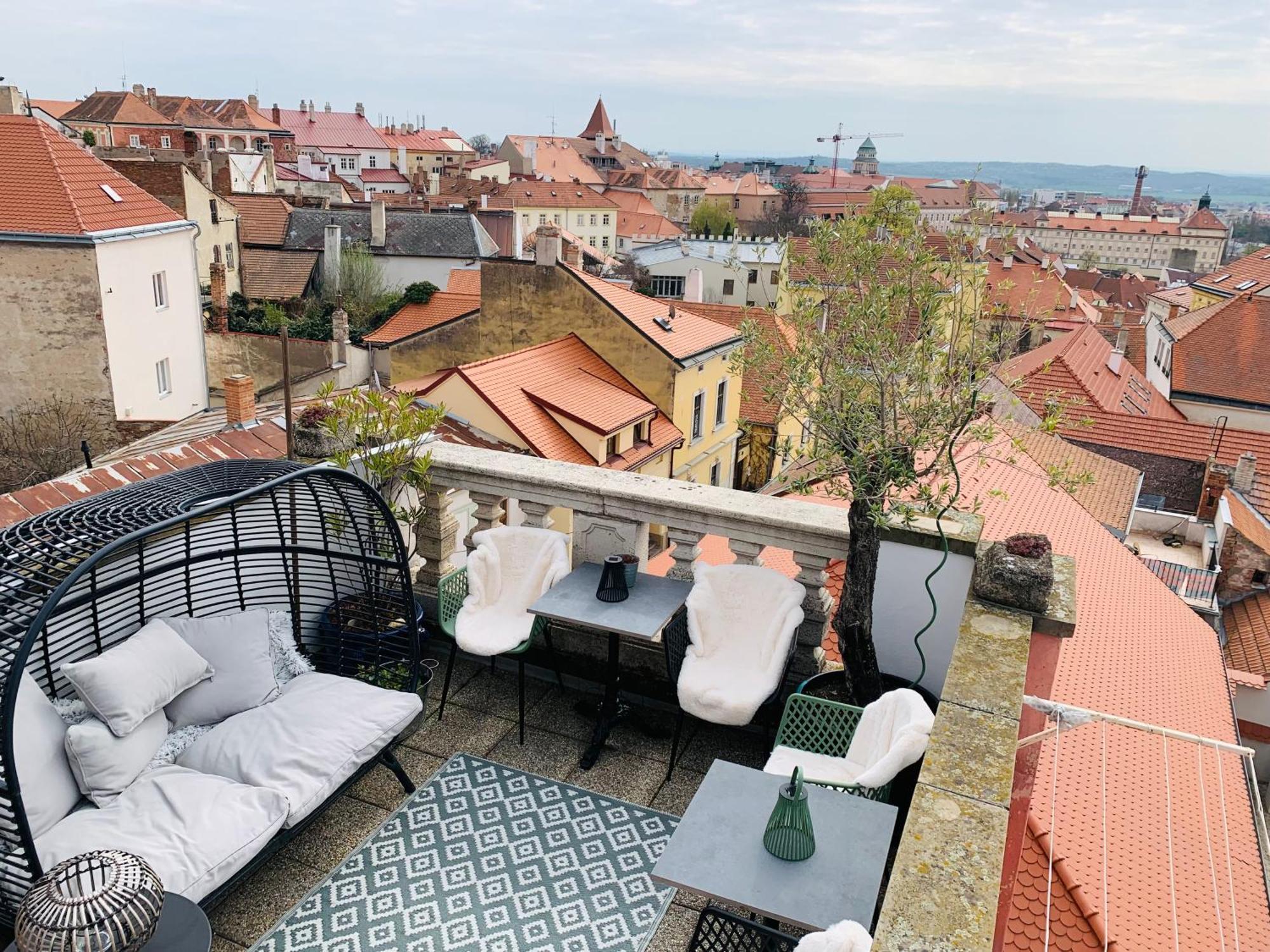 Boutique Apartments U Rolanda, Mikulasske Namesti Znojmo Eksteriør bilde