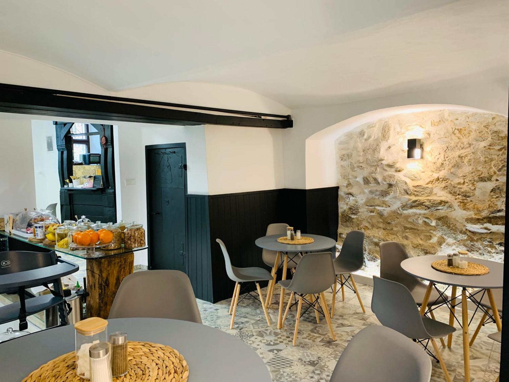 Boutique Apartments U Rolanda, Mikulasske Namesti Znojmo Eksteriør bilde