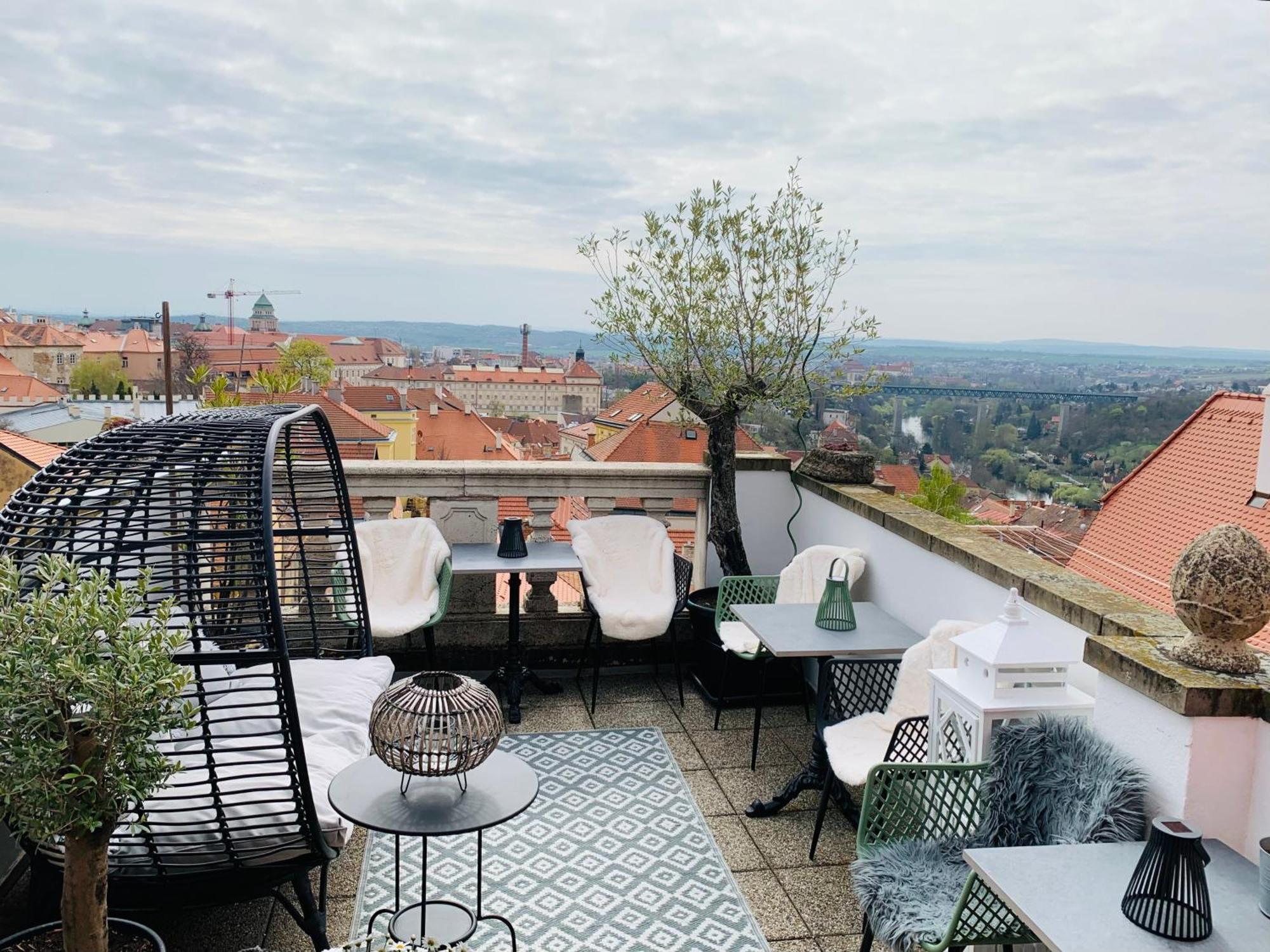 Boutique Apartments U Rolanda, Mikulasske Namesti Znojmo Eksteriør bilde
